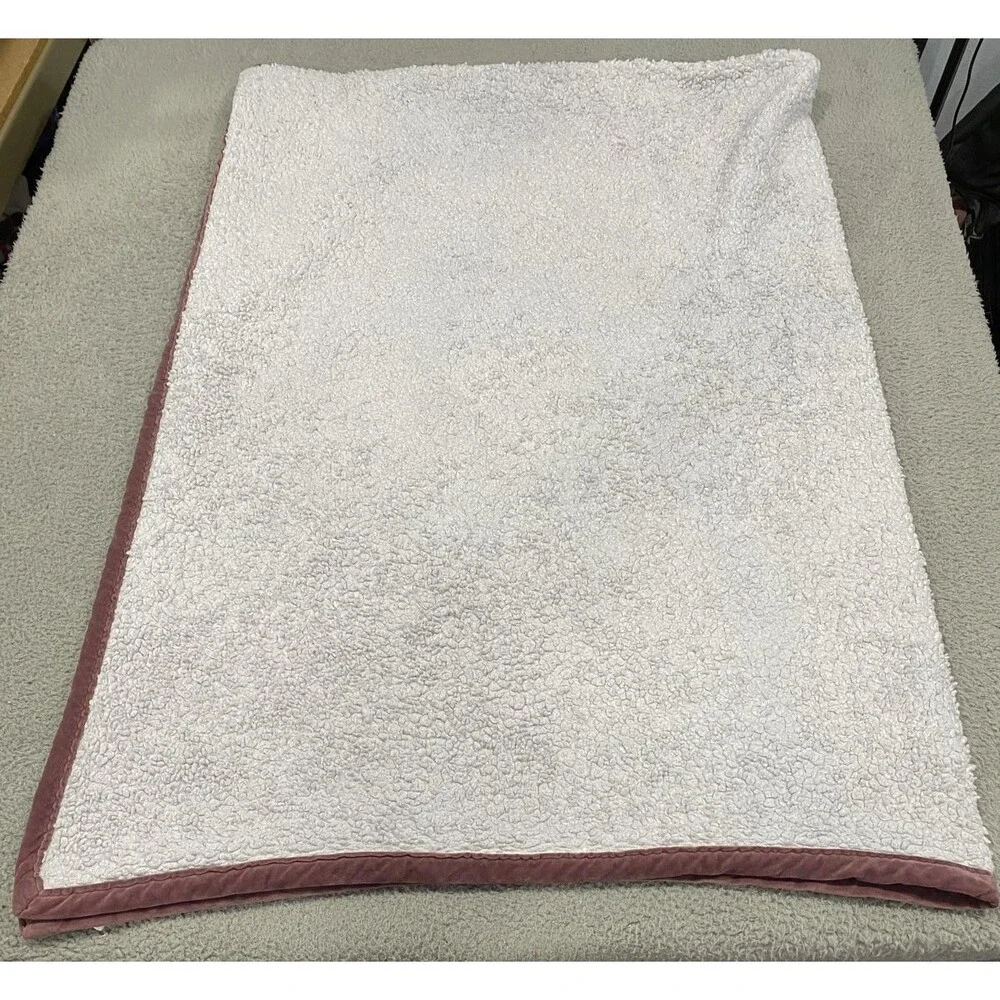UGG Throw Blanket 50x70 Non-Standard Pink Reversible Sherpa Plush Polyester Cozy